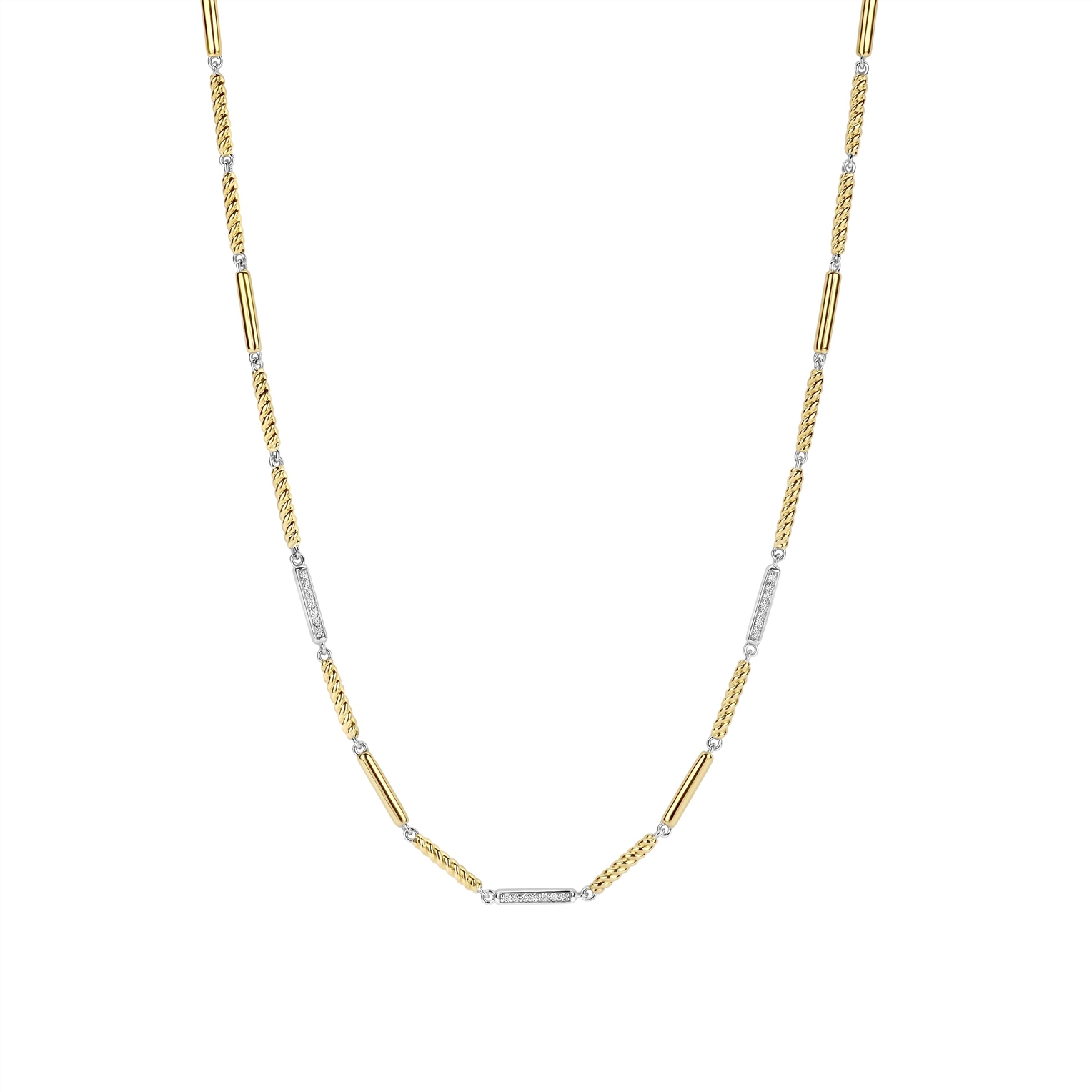 Maak kennis met de TI SENTO ketting 34088ZY, een luxueuze mix van verfijning en moderne elegantie. Gemaakt van hoogwaardig 925 sterling zilver, toont deze ketting een boeiend touwontwerp met goudkleurig gedraaide schakels en platinakleurige accenten, bezet met glinsterende cubic zirconia. De afwisselende texturen creëren een gedurfde maar gracieuze uitstraling, waardoor dit sieraad een echt statement van verfijnde stijl is. Laat deze ketting je zomerse verfijning belichamen en een vleugje gouden warmte toevoegen aan je zonnige avonturen. Draag de ketting met een diepe halslijn of combineer de ketting met andere delicate kettingen voor een veelzijdige, chique look. Hypoallergeen en nikkelvrij, biedt hij comfort en tijdloze schoonheid voor elke gelegenheid.
