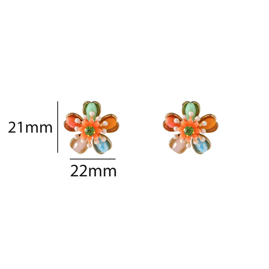De Day & Eve oorstekers Flower Studs zijn goud vergulde rainbow studs. Dit sierlijke juweel  heeft een juweelmaat van 21. Draag ze bij casual of feestelijke outfits voor een subtiele, elegante uitstraling. Perfect voor dagelijks gebruik of speciale gelegenheden.