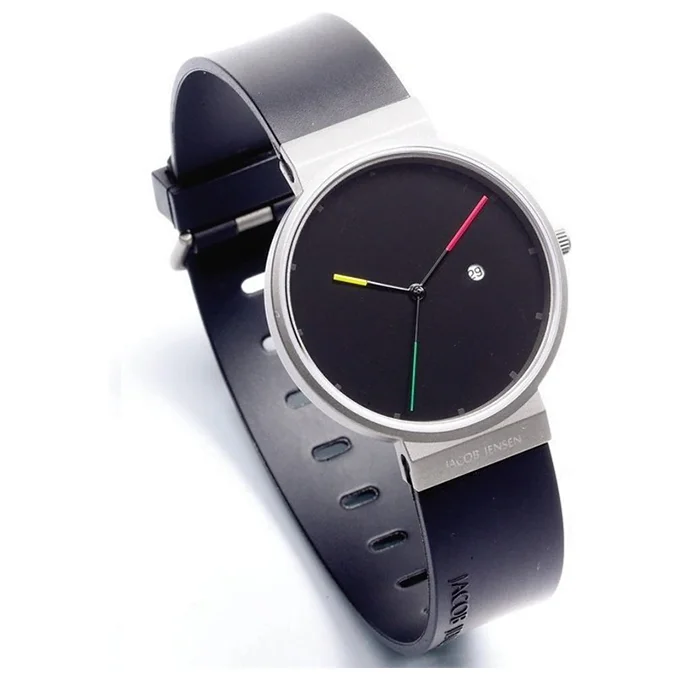 Dit Jacob Jensen horloge is een van de bekendste ontwerpen uit de horloge geschiedenis van dit merk. Titanium behuizing en daarmee zeer licht van gewicht en de gekleurde wijzers zijn kenmerkend voor dit model.
