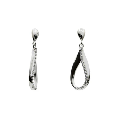 Long earrings of minimalist design with zircons, combining elegance and subtlety in simple shapes, ideal for a bright and sophisticated touch.