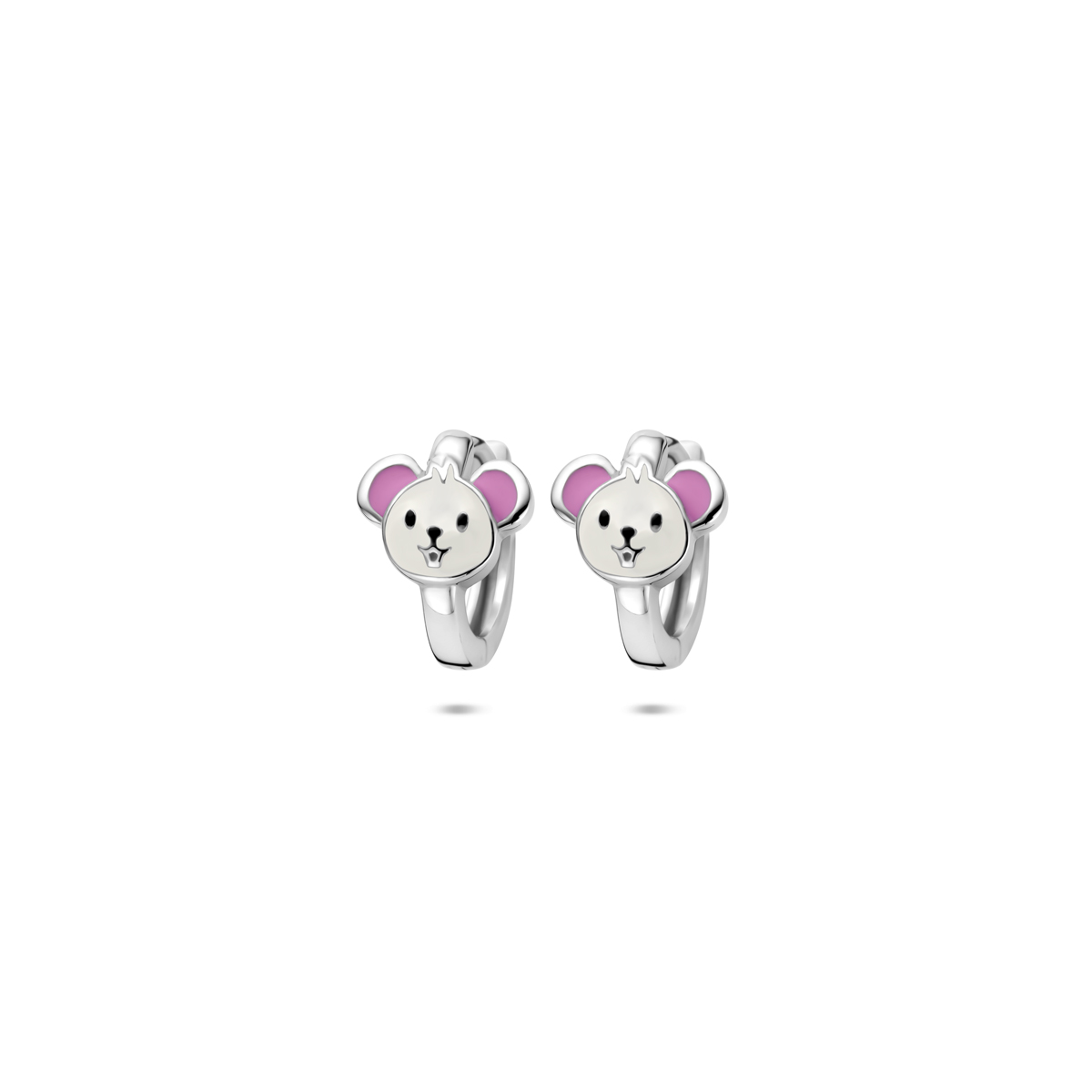 Gerhodineerd 925 zilveren klapoorringen uitgevoerd met een emaille muis. De klapoorringen hebben een afmeting van 10x8mm.