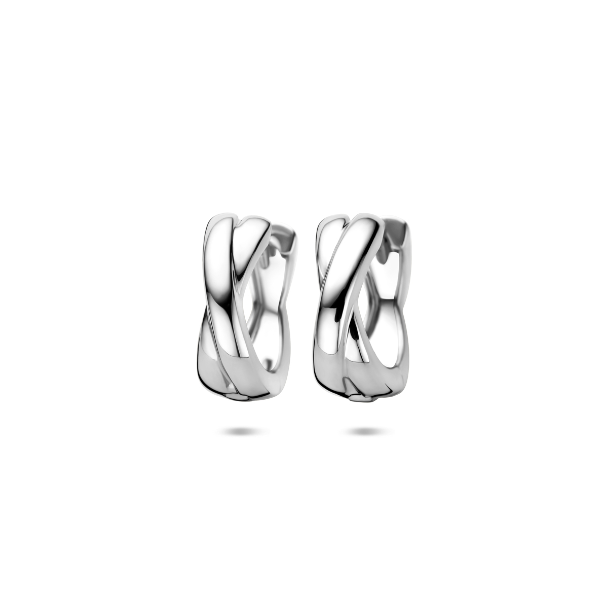 Gerhodineerd 925 zilveren klapoorringen met een afmeting van 15x5.5mm.