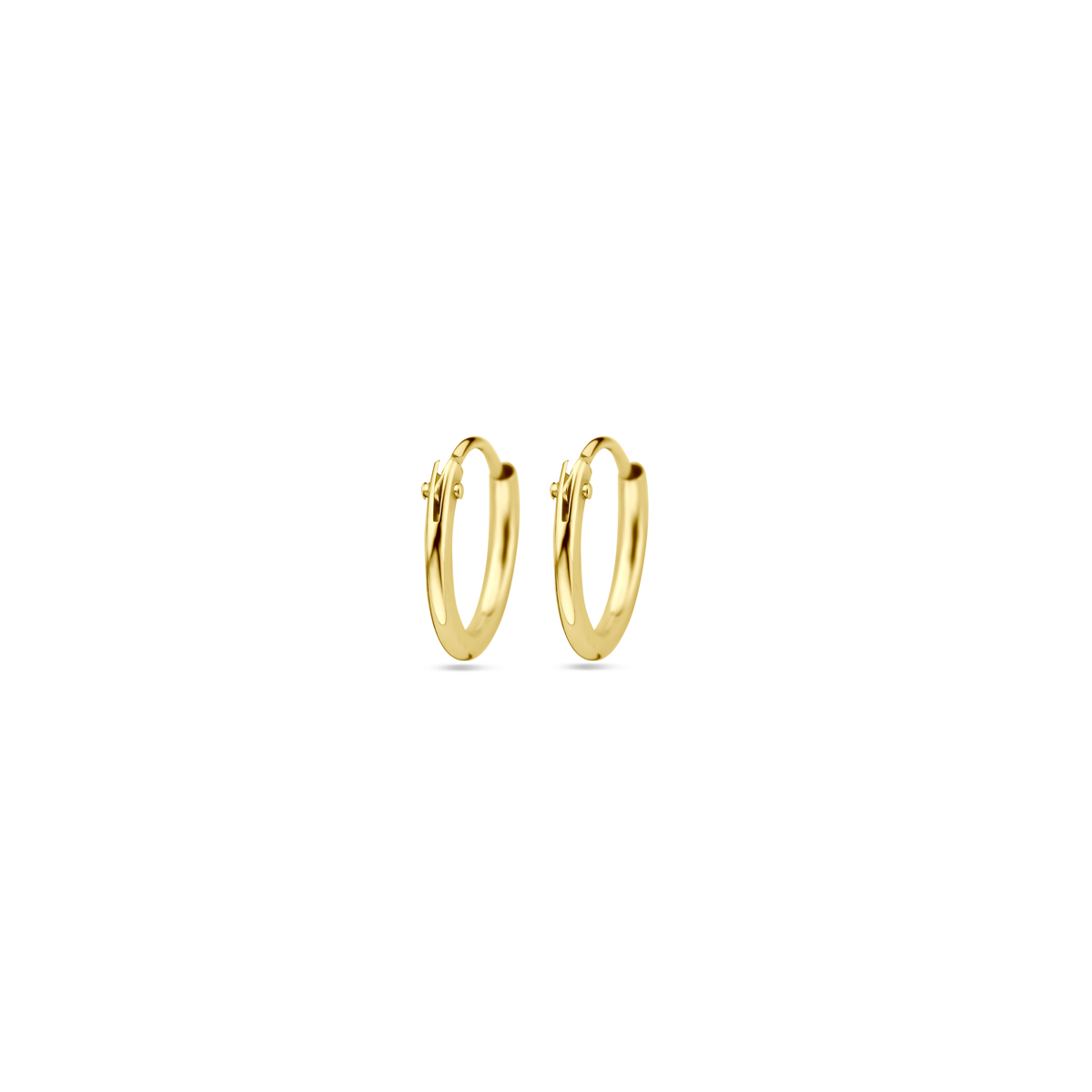 Een goede garderobe begint bij de basis en ditzelfde geldt voor een tijdloze sieradencollectie! Deze basic creolen passen bij iedere outfit en zijn met veel andere sieraden te combineren. Details: Geelgouden creolen met een ronde buis. De diameter van deze creolen is 11mm.