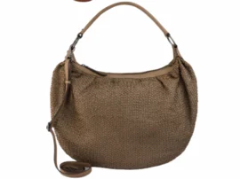 Tas Alia – Tijdloze elegantie met een luxe touch!

Maak kennis met Alia, een exclusieve limited collectie tas met een prachtig gevlochten voorzijde. Deze eyecatcher straalt pure klasse uit en is perfect voor wie stijl en functionaliteit wil combineren.

Draag Alia zoals jij wilt: met de lange verstelbare schouderband voor een relaxte crossbody look of met de comfortabele korte schouderband voor een elegante touch. Met een royale afmeting van 49 x 34 x 4 cm biedt deze tas volop ruimte voor al je essentials.

Exclusief, stijlvol & een echte beauty!