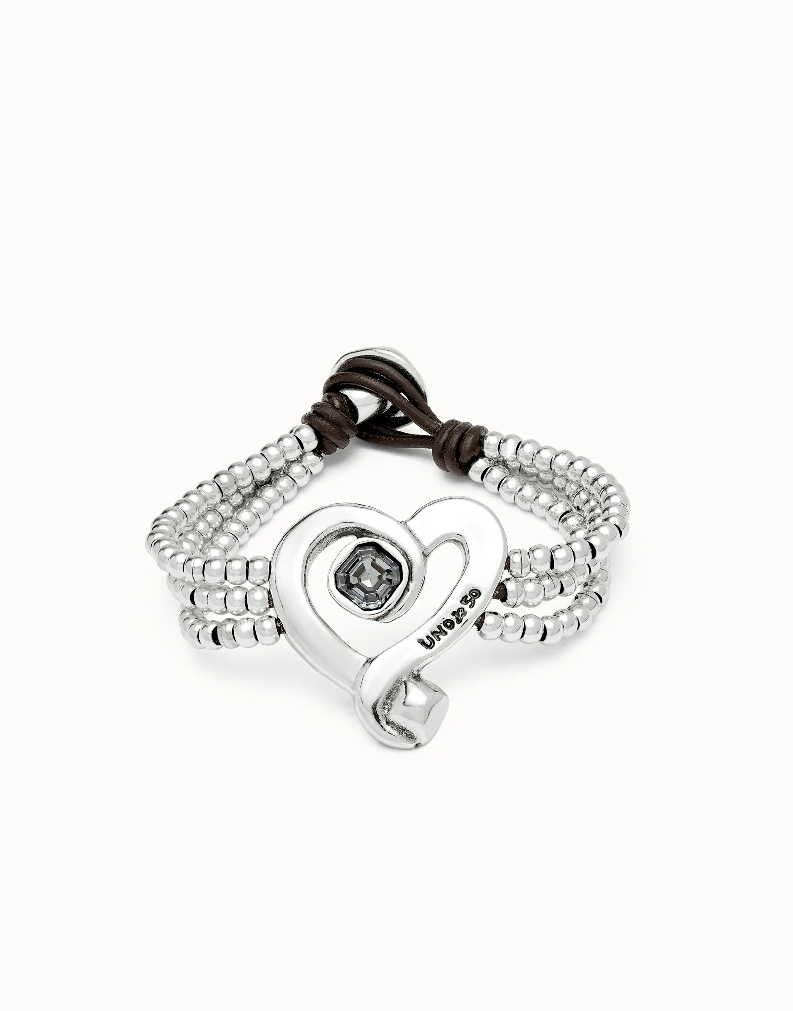 Deze armband, model PUL2543CRSMTL0M met productcode 8435302492901, is een elegant sieraad voor diverse gelegenheden. Draag deze stijlvolle armband alleen als opvallend statement of combineer met andere sieraden voor een gelaagde look. Perfect voor zowel dagelijkse outfits als feestelijke gelegenheden, waardoor je altijd een verfijnde uitstraling hebt.