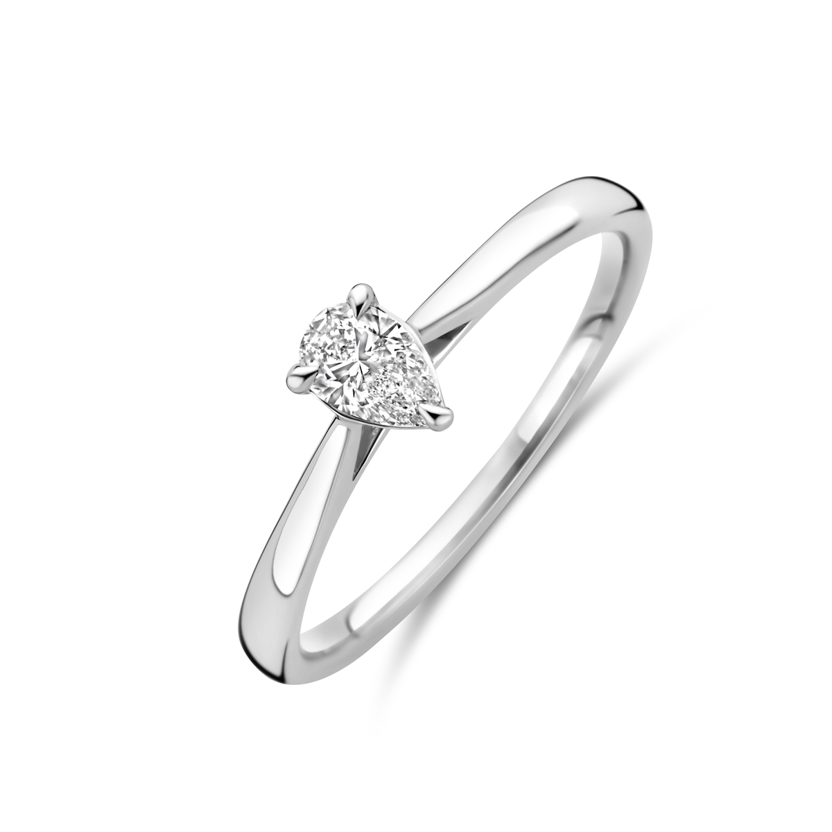 14k Witgouden ring uitgevoerd met lab grown diamant. De ring heeft een afmeting van 5.5x4mm. Het diamantgewicht is 0.25ct. Lab grown diamanten zijn diamanten die ontstaan in een laboratorium. Onder extreem hoge druk en temperatuur wordt het natuurlijk ontstaansproces nagebootst met als eindresultaat een diamant met dezelfde chemische eigenschappen maar met een andere oorsprong.
