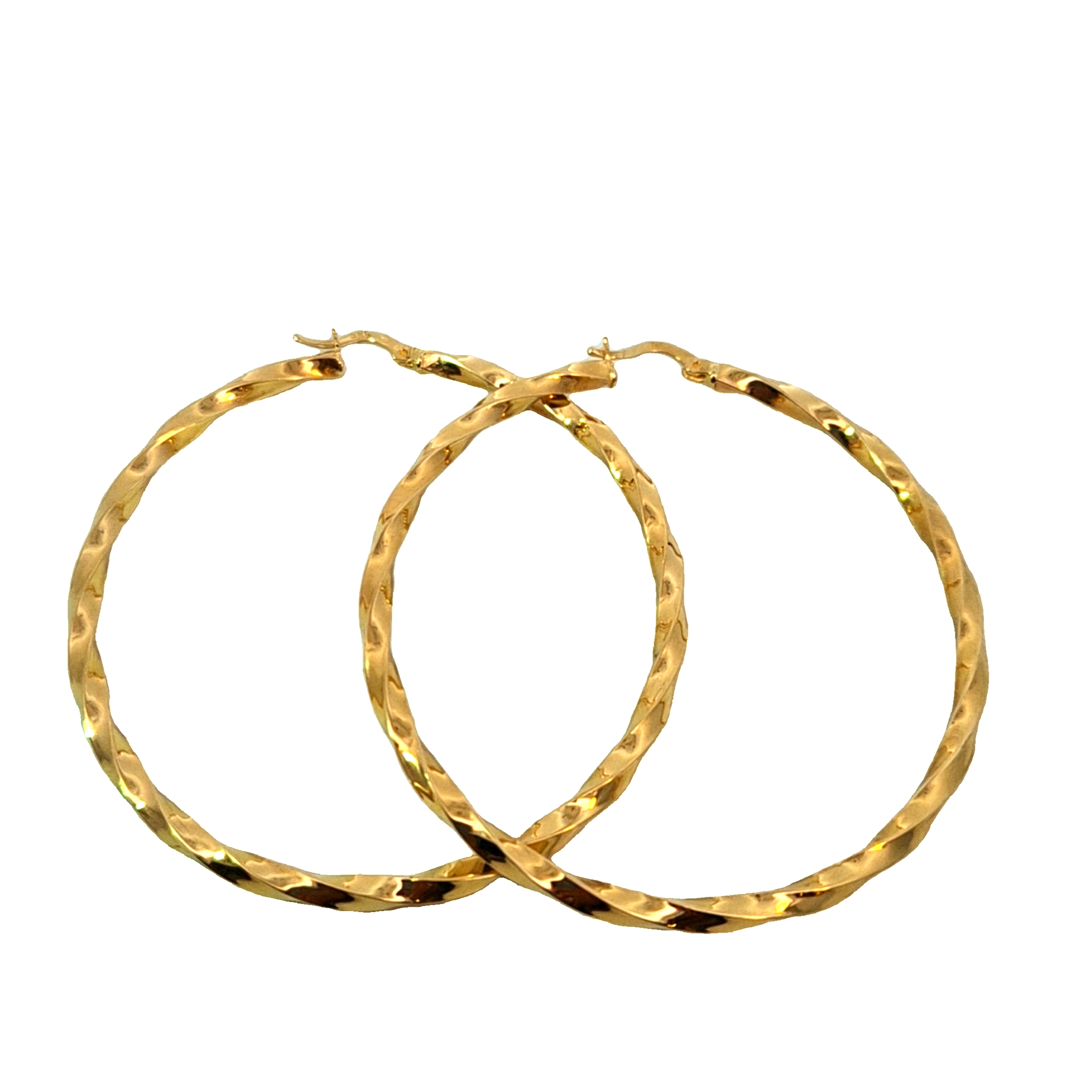 Deze elegante gedraaide oorringen van 14 karaat geelgoud (8. gr) stralen pure klasse uit. Met een royale diameter van 60 mm en een subtiele dikte van 3 mm bieden ze een verfijnde, maar toch opvallende uitstraling. Het gedraaide ontwerp geeft de creolen een speelse en luxueuze touch, waardoor ze een unieke toevoeging zijn aan elke sieradencollectie.

Dankzij de stevige sluiting blijven de oorringen veilig en comfortabel zitten, perfect voor dagelijks gebruik of speciale gelegenheden. Een tijdloos sieraad dat elke outfit compleet maakt!