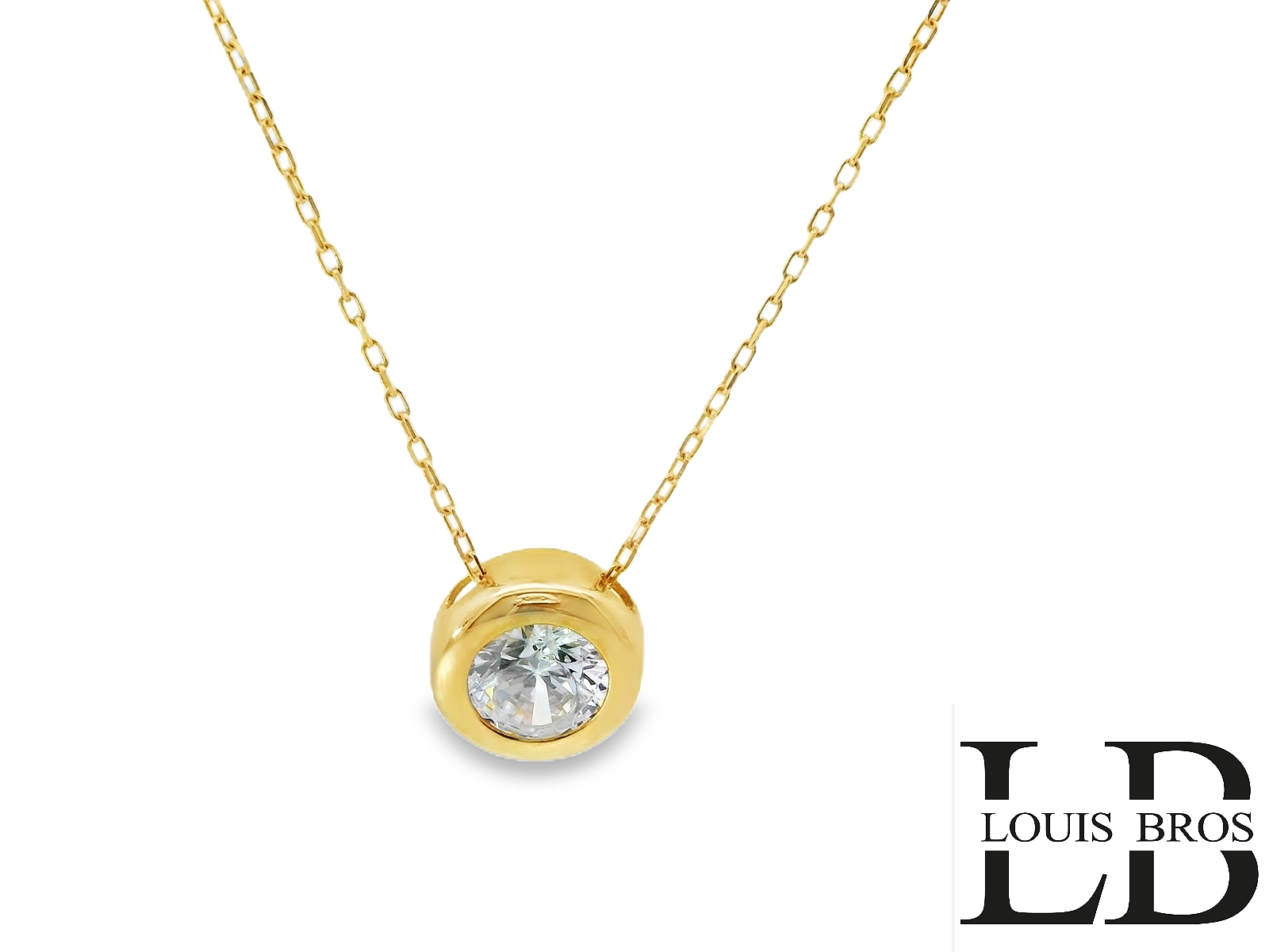 Dit prachtige geelgouden collier (2.39 gr) is een tijdloos en elegant sieraad, perfect voor elke gelegenheid. Gemaakt van 14 karaat goud, straalt deze ketting luxe en verfijning uit. De subtiele ronde hanger is verfijnd afgewerkt en bezet met een schitterende zirkonia, die een sprankelende touch toevoegt aan het geheel.

Met een verstelbare lengte van 42 cm tot 47 cm biedt dit collier flexibiliteit en draagcomfort, zodat het mooi om de hals valt. De stevige sluiting zorgt voor extra zekerheid, waardoor je het dagelijks kunt dragen of combineren met andere sieraden voor een gelaagde look.

Een tijdloos en stralend sieraad, ideaal als cadeau of als stijlvolle toevoeging aan je eigen collectie! 