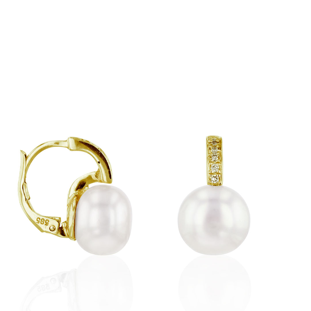 Huiscollectie - 14kt geelgouden zoetwaterparel oorhaken, bouton wit 9/9.5mm en bezet met briljant geslepen diamanten