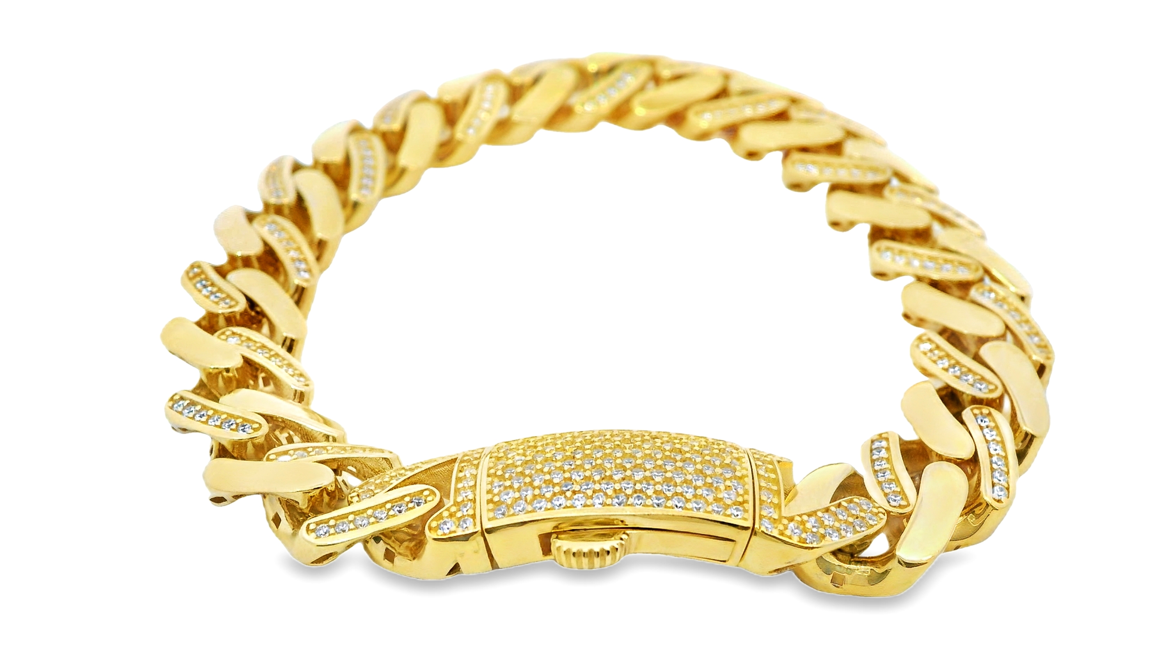 Deze prachtige 14-karaats geelgouden unisex armband (22.70 gr) straalt pure luxe en elegantie uit. De armband is uitgevoerd in een klassieke schakelstijl, verrijkt met schitterende zirkonia-steentjes die een glamoureus effect geven. De stevige sluiting is eveneens bezet met zirkonia’s, wat zorgt voor een naadloze en stijlvolle afwerking.

Met zijn tijdloze ontwerp is deze armband perfect voor zowel dames als heren en een echte eyecatcher bij elke gelegenheid. Ideaal als luxe sieraad voor dagelijks gebruik of als een bijzonder cadeau!