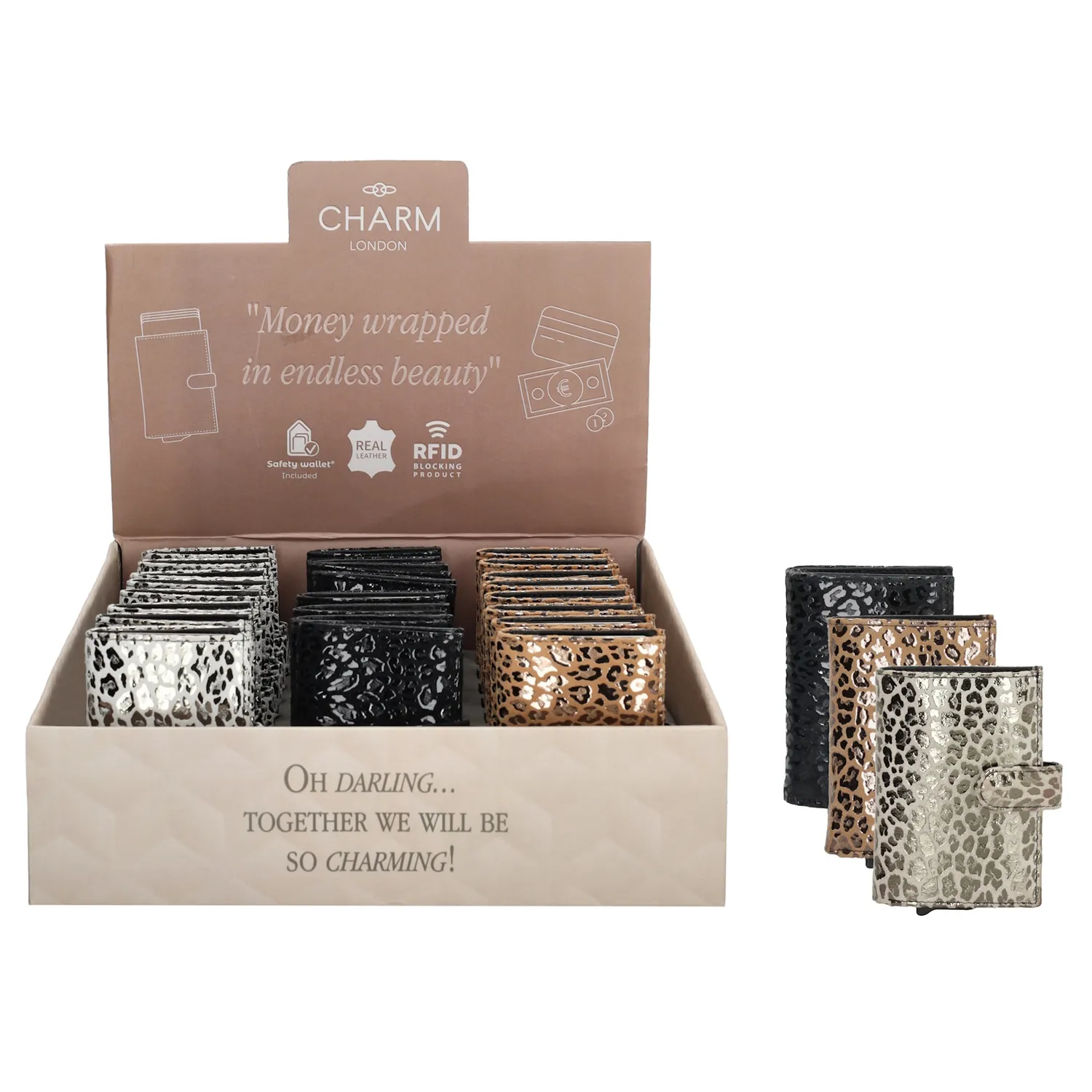 Hoe tof zijn deze geweldige creditcard etuis van Charm London? De te leuke dierenprint op de creditcard etui zorgt ervoor dat die lekker opvalt. De glimmende look maakt 'm helemaal af. Je neemt handig je pasjes met je mee in de kaartenhouder of in de creditcardvakken. Daarnaast neem je gemakkelijk wat brief- of muntgeld met je mee. Ga jij shinen bij het afrekenen?