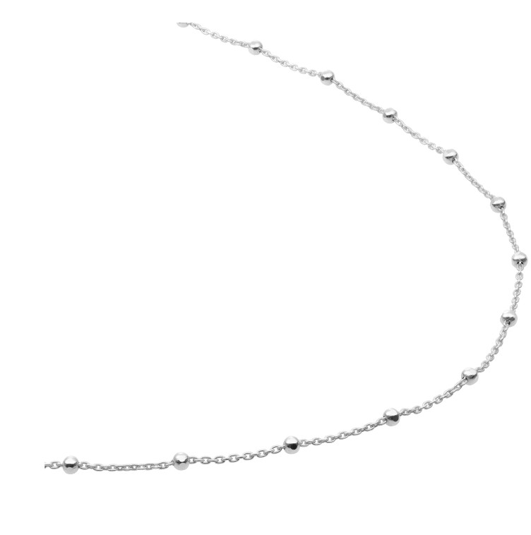 De ketting Faceted Ball Chain is rodium verguld en meet 45 cm. Het modelnummer is SN-SBS-045. Deze zilveren ketting heeft een breedte van 2,2 mm en heeft een prachtige zilverkleur. Ideaal om solo te dragen voor een subtiele look of te combineren met andere lagen voor een meer trendy uitstraling. Perfect voor elke gelegenheid.