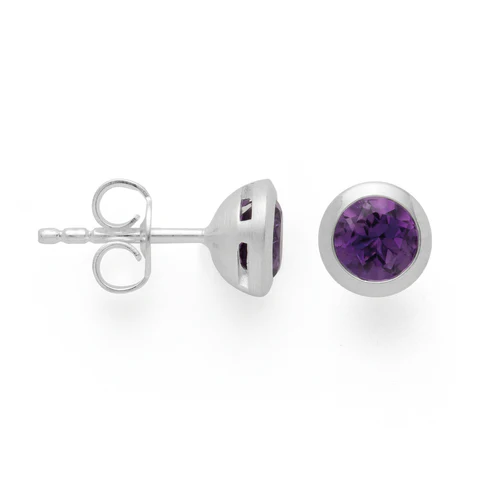 Purple Glow Collection' - stralend 925 sterling zilver gecombineerd met een levendige, ronde, normaal geslepen amethist (1,21 ct) geeft deze klassieke oorbellen met een gepolijst oppervlak en matte afwerking net dat beetje extra. Verkrijgbaar in een set met bijpassende ring en hanger.