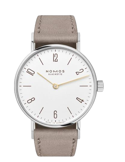 De Nomos Tangente 120 is een klassiek horloge met een minimalistisch ontwerp en een elegant lederen bandje. Het horloge heeft een strakke wijzerplaat met subtiel geplaatste cijfers en wijzers. Dit horloge is perfect voor zowel formele als informele gelegenheden en kan gedragen worden als een stijlvol accessoire om je pols. Met de hand opwinden voor een nauwkeurige tijdmeting.