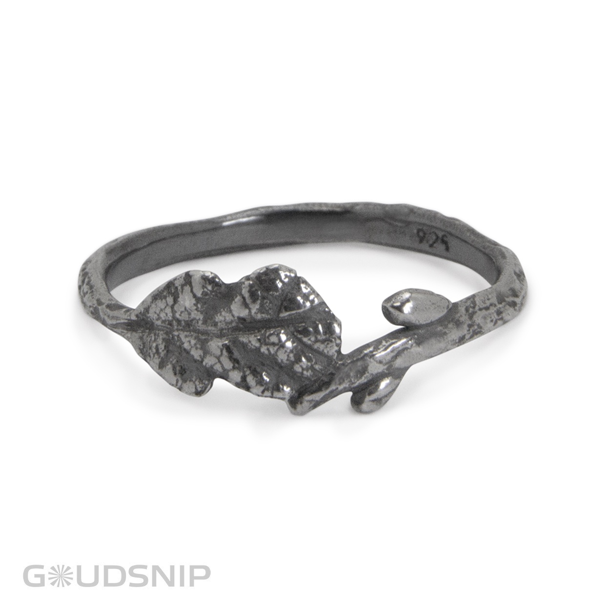 Handmade geoxideerd zilveren ring. Handgemaakt in ons atelier. Deze ring is ook in het goud verkrijgbaar.