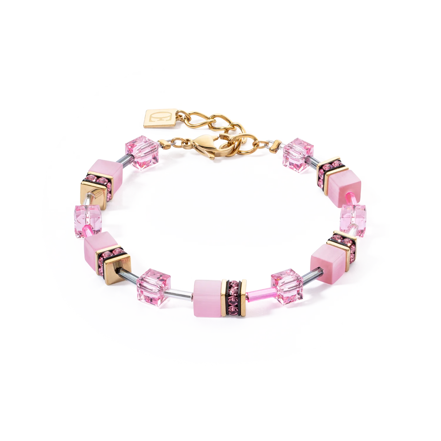 De Coeur De Lion 4020-30-1920 armband is een elegant sieraad dat de pols siert. Gemaakt van roestvrij staal, straalt het in een zachte roze kleur. Voegt het een subtiele kleurschakering toe aan elke outfit. Het beste te dragen bij zowel casual als formele gelegenheden voor een verfijnde look. Leuk te combineren met het bijpassende collier en oorhangers.