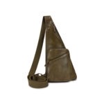 Model Cayo – Stoer, ruim & een echte bestseller!

Niet voor niets is Cayo een van de bestsellers van BAG2BAG! Dit superhandige model combineert het beste van twee werelden: de compacte vorm van een kleine tas met de ruimte van een shopper. En dat alles met een stoere uitstraling waar je nooit op uitgekeken raakt.

De tas sluit veilig met een flap en ritsen en heeft een extra ritsvak aan de achterkant. Binnenin vind je meerdere afsluitbare vakjes, perfect voor al je essentials zoals je telefoon. Dankzij de brede, verstelbare schouderband draag je Cayo de hele dag door met optimaal comfort.

Met een afmeting van 40 x 19 x 4 cm is deze tas ideaal voor dagelijks gebruik!

Verkrijgbaar in vier stijlvolle kleuren: Zwart, Cognac, Camel en Leaf.

Ruim, praktisch & altijd trendy!