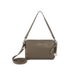 Ontdek de Exclusieve Lijn van BAG2BAG – Vier Luxe Modellen!

Maak kennis met de exclusieve lijn van BAG2BAG, een collectie van vier luxe, vrouwelijke modellen die perfect de balans tussen stijl en functionaliteit weten te vinden. Elk model heeft zijn eigen unieke charme en biedt praktische indelingen, maar met een verfijnde afwerking en de mogelijkheid om te kiezen tussen goud of zilverkleurige hardware.

Model Nice – Exclusief, Elegant & Subtiel!

Maak kennis met Model Nice, een tas die luxe en vrouwelijke elegantie perfect combineert. Dit exclusieve model heeft een prachtige vrouwelijke vorm en biedt een verfijnde uitstraling die je bij elke gelegenheid kunt dragen.

Waarom je Model Nice wilt

Afmeting: 22 x 16 x 8 cm

Kleuren: Zwart, Cognac, Grey/Taupe, Stone

Hardware: Zilver

Handvatten: Lange en korte leren schouderbanden voor ultiem draagcomfort

Binnenvoering: Elegante binnenvoering die de tas een luxe gevoel geeft

Subtiele uitstraling: Prachtig subtiel model dat altijd de juiste balans tussen stijl en functionaliteit biedt.

Model Nice is ontworpen voor de vrouw die houdt van elegantie in zijn puurste vorm, zonder concessies te doen aan praktische indeling. Of je de tas nu draagt met de lange schouderband voor een casual look of met de korte schouderband voor een chique uitstraling, Model Nice is altijd een statement van stijl en kwaliteit.

Deze tas is de perfecte allrounder voor elke gelegenheid en mag niet ontbreken in je collectie!

Elegant, subtiel en exclusief – Model Nice is alles wat je zoekt!
