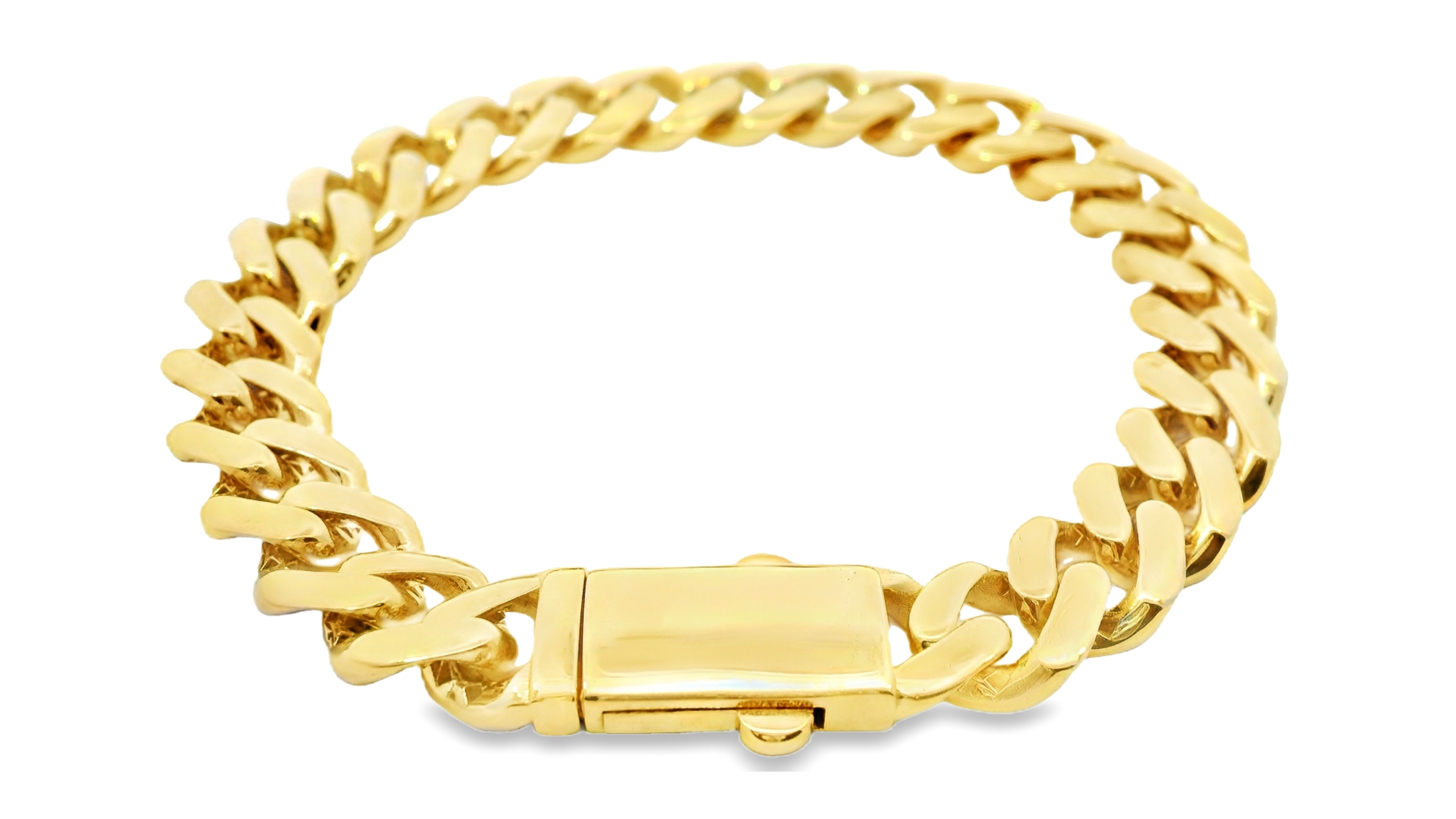 Deze prachtige 14 karaat geelgouden gourmet armband (21.89 gr) straalt luxe en elegantie uit. De armband is vervaardigd uit hoogwaardig goud en heeft een klassieke gourmet schakel, die bekendstaat om zijn robuuste en toch verfijnde uitstraling. De breedte van de schakels zorgt voor een stoere, tijdloze look, ideaal voor zowel heren als dames die houden van een stijlvol sieraad.

De armband is voorzien van een stevige en veilige sluiting, wat zorgt voor een comfortabele en zorgeloze draagervaring. Het hoogglans gepolijste oppervlak reflecteert het licht prachtig, waardoor de armband een luxe uitstraling krijgt. Dit sieraad is perfect om solo te dragen of te combineren met andere gouden sieraden voor een extra stijlvolle touch.

Of je nu op zoek bent naar een tijdloos cadeau of een waardevolle toevoeging aan je eigen sieradencollectie, deze 14 karaat geelgouden gourmet armband is een uitstekende keuze!