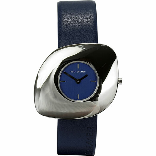 De Rolf Cremer horloge Stony blauw, heeft een roestvrijstalen kast en een blauwe band. Het is een polshorloge zonder datumaanduiding. Draag dit stijlvolle en moderne horloge bij zowel casual als zakelijke outfits voor een verfijnde look. Ideaal voor dagelijks gebruik en speciale gelegenheden.