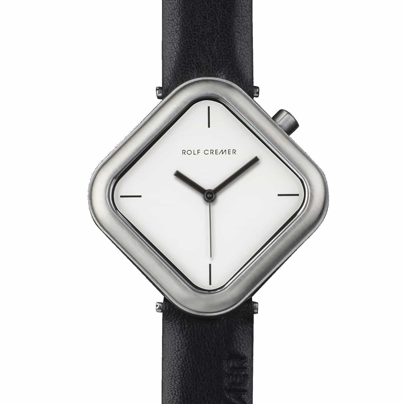 De Rolf Cremer horloge Corner zwart is een stijlvolle polshorloge met een roestvrijstalen kast en een zwarte band. Het horloge heeft geen datumaanduiding. Dit horloge is perfect voor zowel casual als formele gelegenheden en kan het beste op de pols worden gedragen voor een eigentijdse en verfijnde uitstraling.