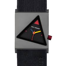 De Rolf Cremer horloge Viva biedt een stijlvol ontwerp met een titanium kast en een zwarte polsband. Dit polshorloge heeft geen datumaanduiding en is ideaal voor dagelijks gebruik. Draag dit elegante horloge bij zowel formele als casual outfits om je look een verfijnde uitstraling te geven. Perfect voor elke gelegenheid!