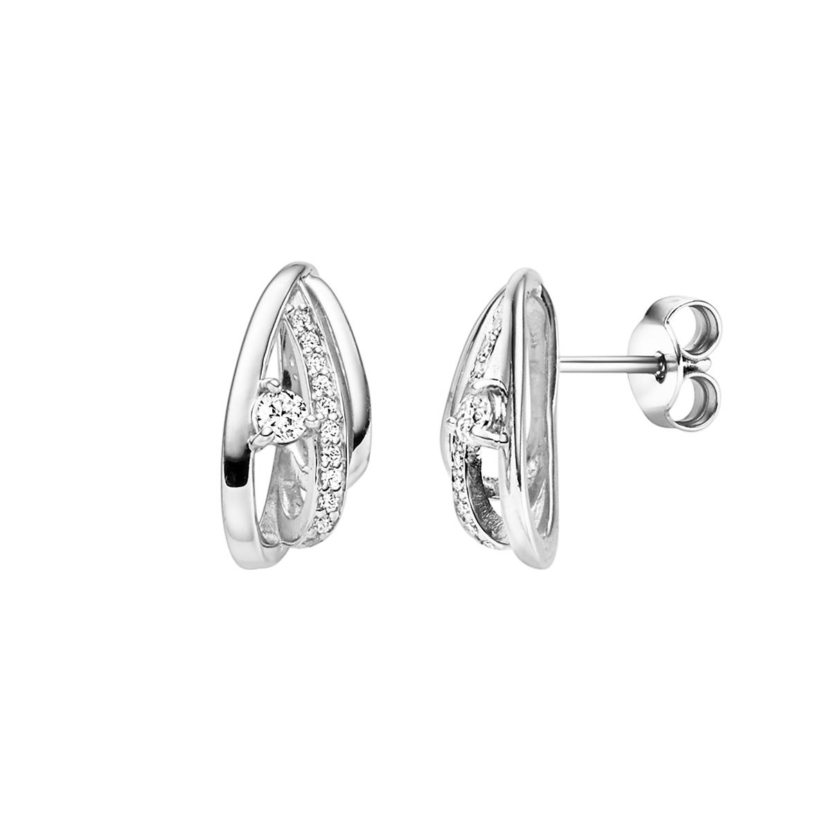 Prachtige zilveren oorknoppen met cross-over design met in het midden een schitterende zirkonia. 

Breidt deze set uit met de bijpassende ring en collier