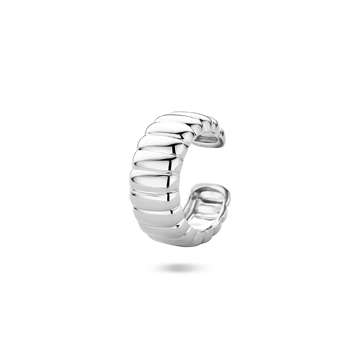 Gerhodineerd 925 zilveren earcuff. De earcuff heeft een afmeting van 13.5x5.5mm en wordt per stuk verkocht.