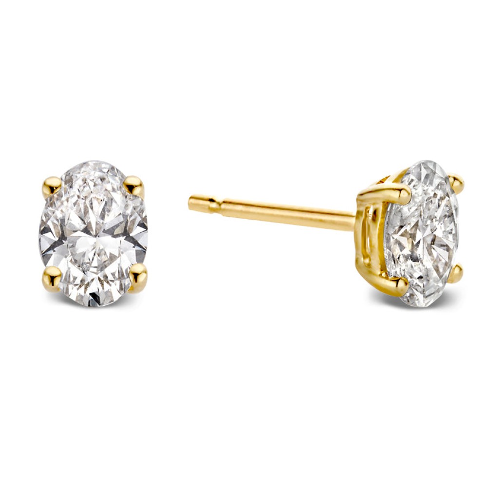 De Franky sieraden zijn gezet met een prachtige ovale diamant. Een opvallend diamantslijpsel, met groots effect. Deze solitair oorstekers zijn gezet met 2 x 0,50 crt. en hebben dus een totaal gewicht van 1,00 crt. Kies zelf de gewenste steengrootte van jouw diamant. De Frankyoorstekers zijn in verschillende maten en goudkleuren beschikbaar.

Deze oorbellen hebben een warme geelgouden zetting met diamant. De oorstekers zijn voorzien van stevige gouden schuifjes, waardoor ze mooi in het oor blijven zitten.

De Frankyoorbellen zijn onderdeel van een set, in onze collectie zijn bijpassende colliers en ringen te vinden.


