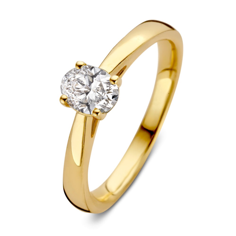 Ontdek de speelse en elegante ring Franky.Dankzij de ovaal geslepen diamant heeft deze minimalistische solitair ring een opvallende uitstraling.Ovale diamanten schitteren optimaal en ogen bovendien groter.Kies zelf de gewenste steengrootte van jouw diamant. De stijlvolle Frankyring is in verschillende maten en goudkleuren beschikbaar.

Ring Frankyis onderdeel van een serie, in onze collectie zijn bijpassende oorbellen en een kettingte vinden. Dankzij de verhoogde zetting en verfijnde scheen is dezesolitair perfect te combineren met een gouden trouwring of bijvoorbeeld onze diamanten eternity ringMillie.
