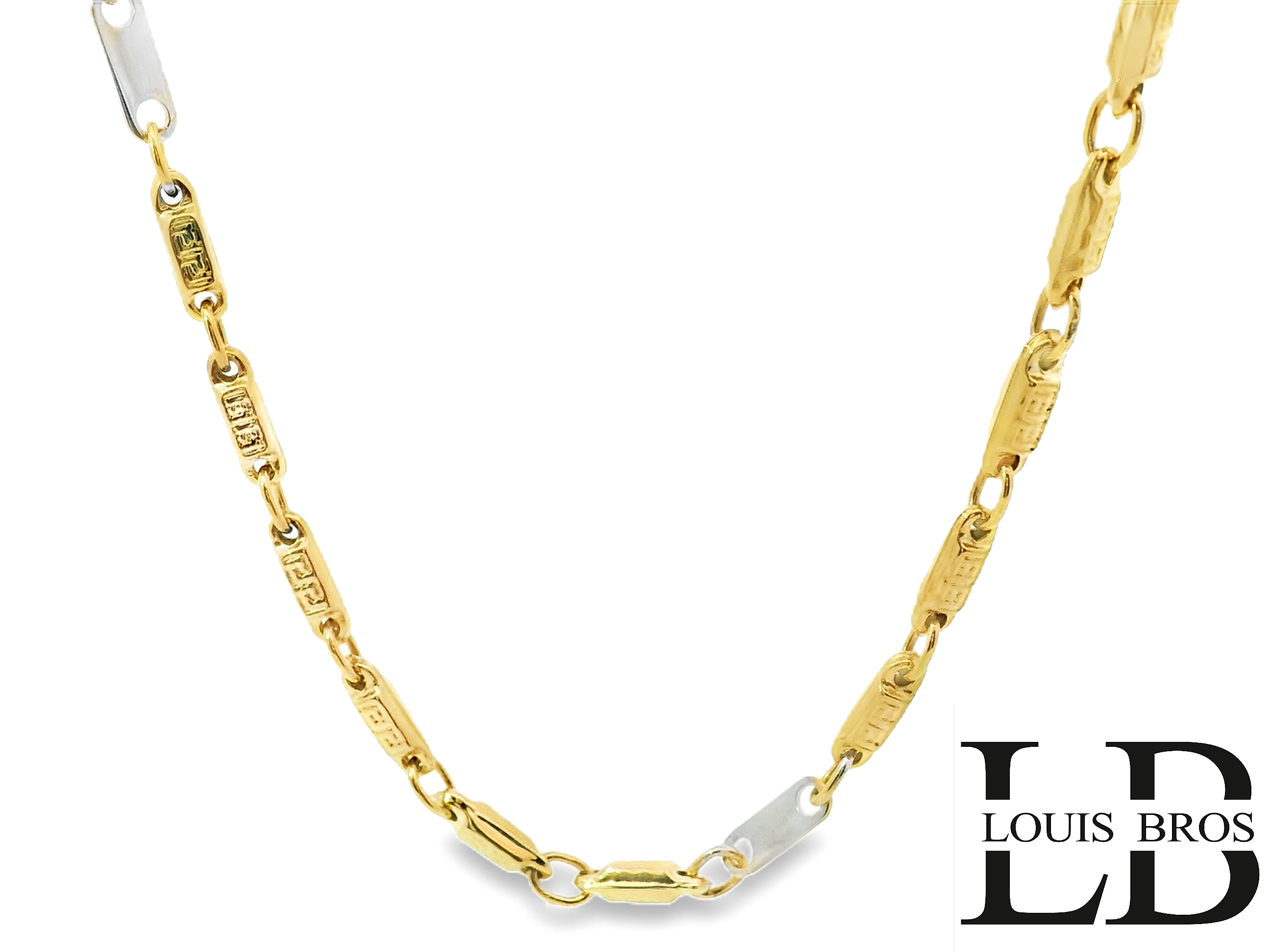 Voeg een vleugje elegantie en moderne klasse toe aan je sieradencollectie met dit prachtige bicolor 14 karaat gouden collier (10.79 gr). Dit collier combineert op verfijnde wijze geelgoud en witgoud, wat zorgt voor een stijlvolle en tijdloze uitstraling die perfect is voor zowel dames als heren.

Het collier is vervaardigd uit hoogwaardig 14 karaat goud (58,5% puur goud) en biedt daarmee de ideale balans tussen luxe, duurzaamheid en dagelijks draagcomfort. Dankzij het unisex design is dit sieraad een veelzijdige keuze – perfect voor elke gelegenheid, van een chique diner tot een alledaagse look met een elegante touch.

Kenmerken:

Materiaal: 14 karaat geelgoud & witgoud (bicolor)

Type: Collier / ketting

Geslacht: Unisex

Afwerking: Glanzend gepolijst

Sluiting:  karabijnsluiting 

Lengte: (65 cm – aanpasbaar op basis van jouw wens)

Gewicht: (10.79 gr))

Stijlvol, tijdloos en uniek – dit bicolor collier is een schitterende aanvulling op elke sieradencollectie.