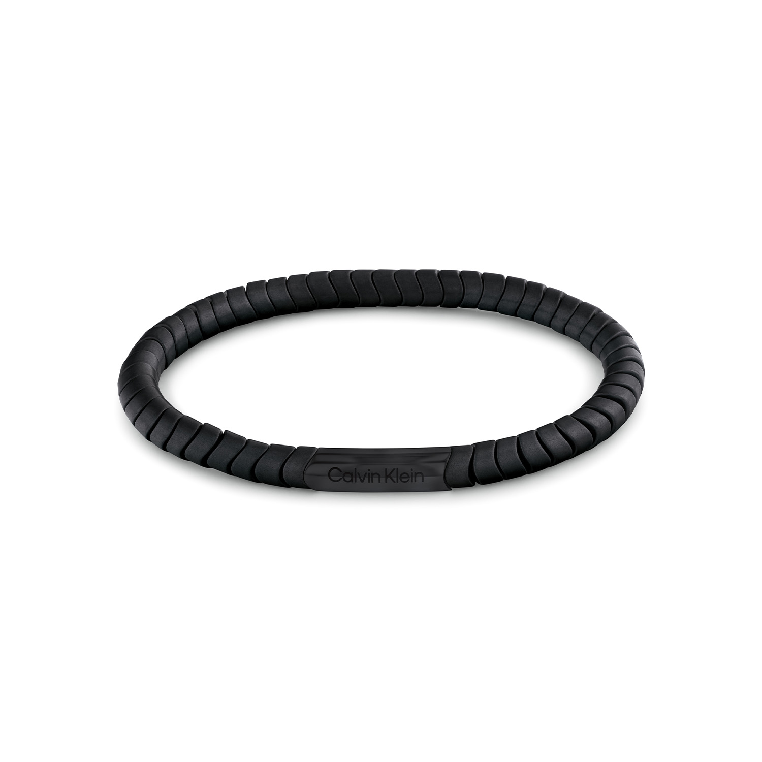 Calvin Klein CJ35100052 Heren Armband Hematiet 19,5cm
Deze heren armband van Calvin Klein met nr CJ35100052 heeft een stoer uiterlijk. De armband heeft ronde geslepen zwarte hematiet kralen op elastiek geregen met in het midden een zwart stalen tussenstuk. De armband heeft een gemiddelde lengte van 19,5cm en is rekbaar doordat hij van elastiek is. Leuk te combineren met andere sieraden uit de serie van Calvin Klein.

OVER CALVIN KLEIN
Calvin Klein is een wereldwijd lifestylemerk dat gewaagde, vooruitstrevende idealen en een verleidelijke, vaak minimalistische, esthetiek nastreeft. Calvin Klein werd groot in de jaren 70 door haar mode- en merkjeans collecties. In de jaren 80 lanceerde Calvin Klein haar spraakmakende ondergoed dat uitdrukkelijk van logo ’s voorzien was. Vanwege het grote succes is het merk ook succesvol uitgerold in Accessoires, Parfums, Home, Brillen, Golf, Horloges en Sieraden.
Sinds de oprichting in 1968 door Calvin Klein, heeft het merk haar reputatie opgebouwd als leider in de Amerikaanse mode, dankzij een cleane esthetiek en innovatieve ontwerpen. Calvin Klein wil haar publiek verleiden en inspireren door middel van provocerende beelden en opvallende ontwerpen die prikkelen. 

SPECIFICATIES:
- Heren armband hematiet kralen
- 19,5cm rekbaar
- Zwart
- Gepolijst