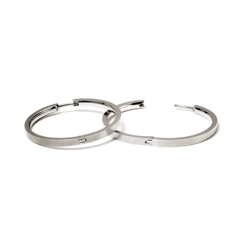 Dit zijn oorsieraden van het merk Boccia Titanium