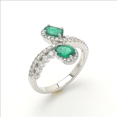 BENVENUTO

RING 18KT. GOLD
Gold 3.58 Gr
DM 0.55 Kt
Emerald 0.94 Kt