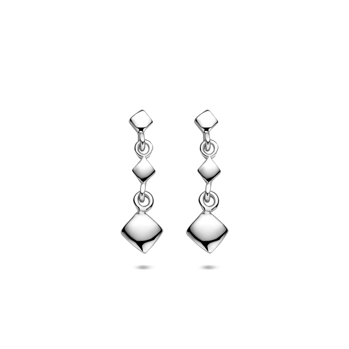 Gerhodineerd 925 zilveren oorhangers met een totale hoogte van 20mm.