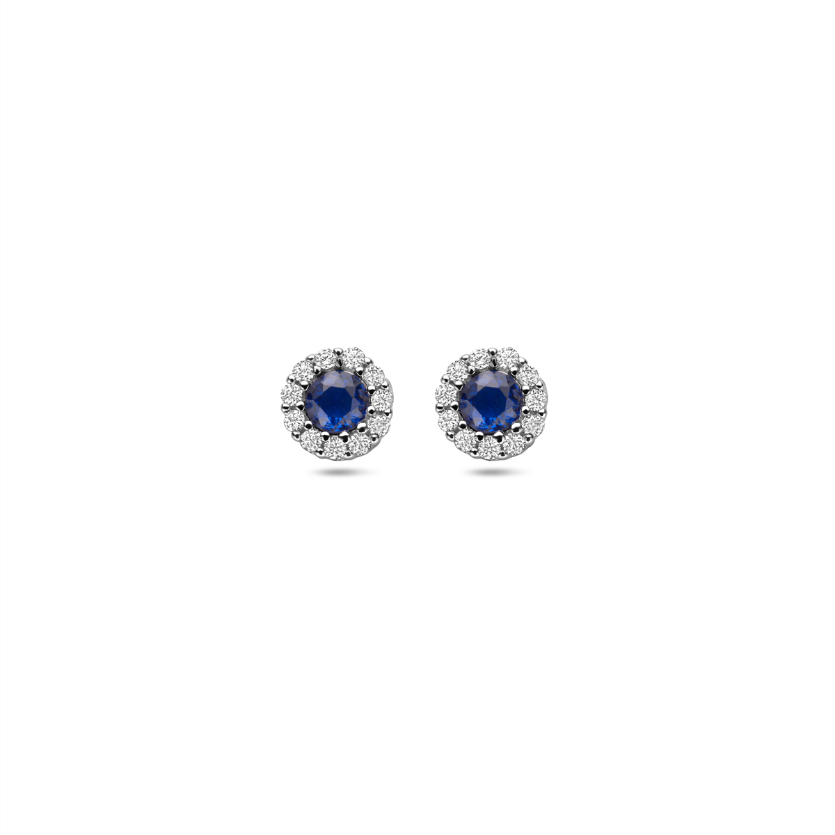 Gerhodineerd 925 zilveren oorknoppen uitgevoerd met saffier en zirkonia. De oorknoppen hebben een diameter van 6mm.