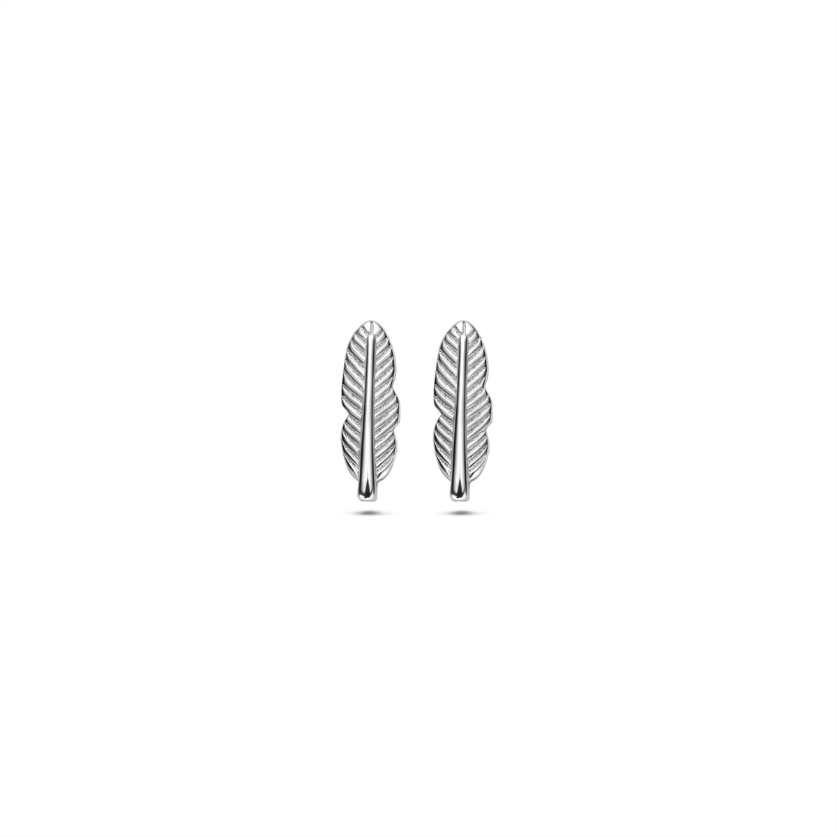 Gerhodineerd 925 zilveren oorknoppen uitgevoerd in de vorm van een veer. De oorknoppen hebben een afmeting van 10.5x3.5mm.