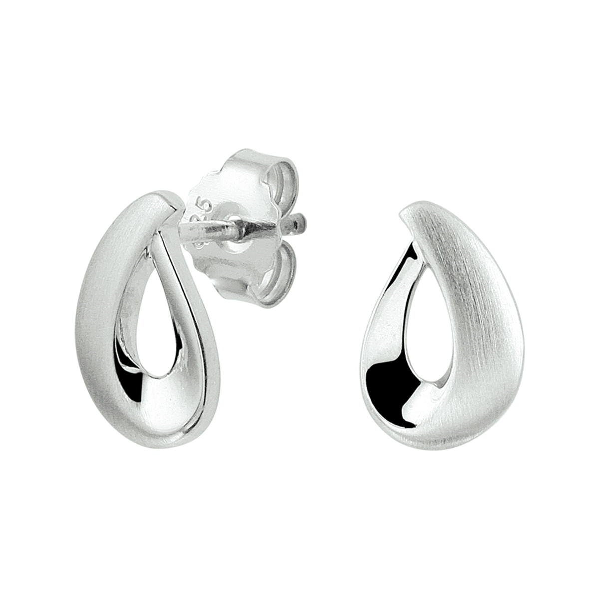 Beschrijving: Stijlvolle gerhodineerd zilveren oorknoppen met een afmeting van 11.5x8mm. De oorknoppen zijn perfect te combineren met identiek gevormde sieraden uit onze collectie waarmee je een chique set kunt maken. Info: Gerhodineerd zilver is door de rhodiumlaag beter bestand tegen verkleuren en krassen.
Verpakt per: 1
Doelgroep: dames
Breedte: 8 mm
Hoogte: 11.5 mm
