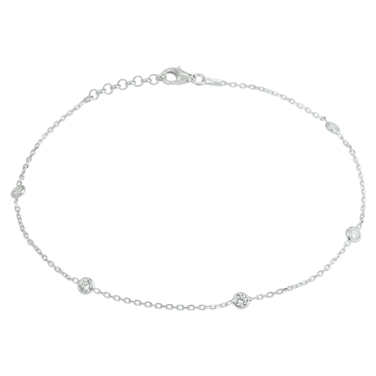 Gerhodineerd 925 zilveren enkelbandje uitgevoerd met een schitterende zirkonia rij. Het enkelbandje heeft een draaglengte van 24cm met een extensie van 2cm en een breedte van 4mm. Het enkelbandje is uitgevoerd met een stevige karabijn sluiting. De schakelbreedte is 1.5mm.