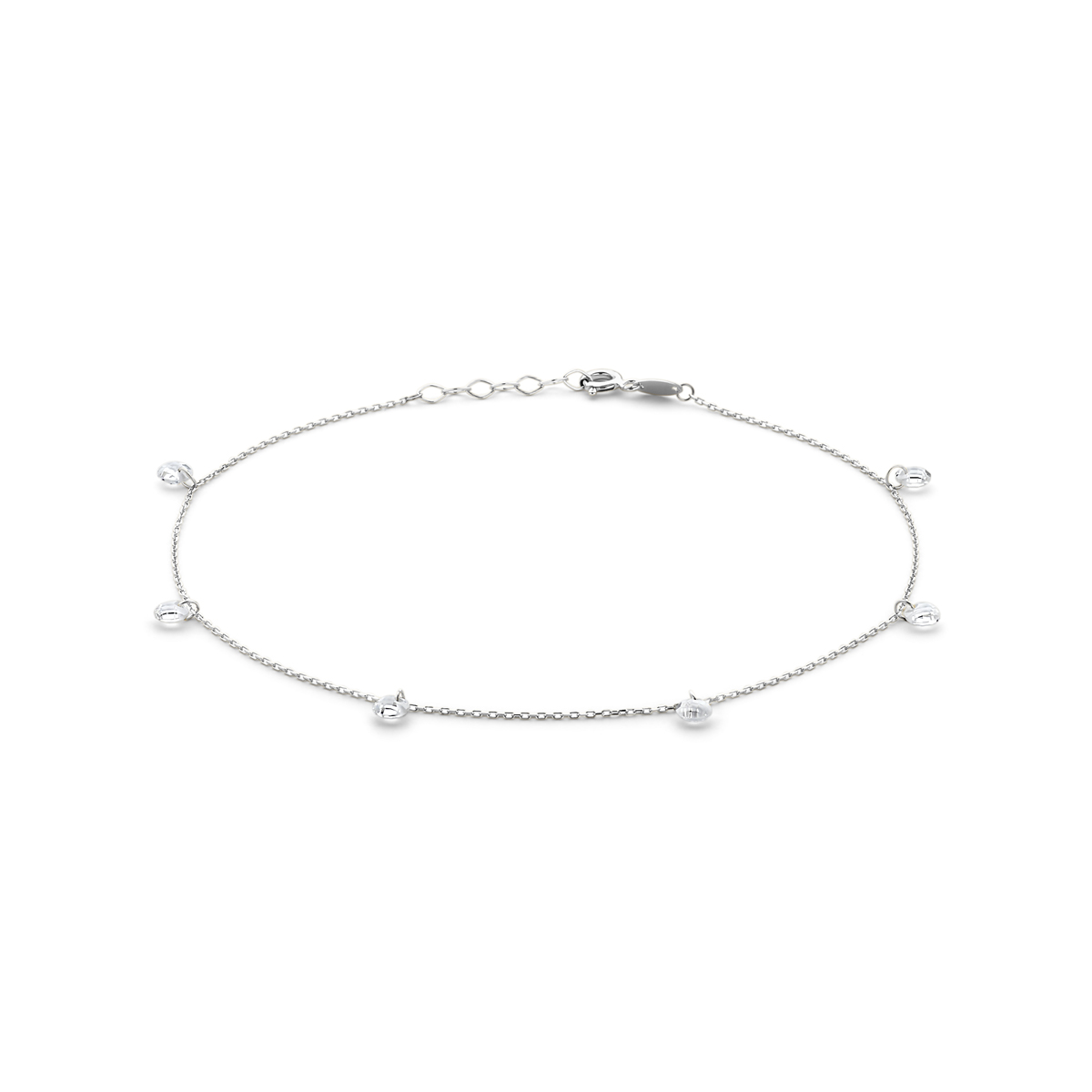 Gerhodineerd 925 zilveren enkelbandje uitgevoerd met zirkonia en een karabijnsluiting. Het enkelbandje heeft een draaglengte van 24cm met een extensie van 2cm. De schakelbreedte is 1.0mm.