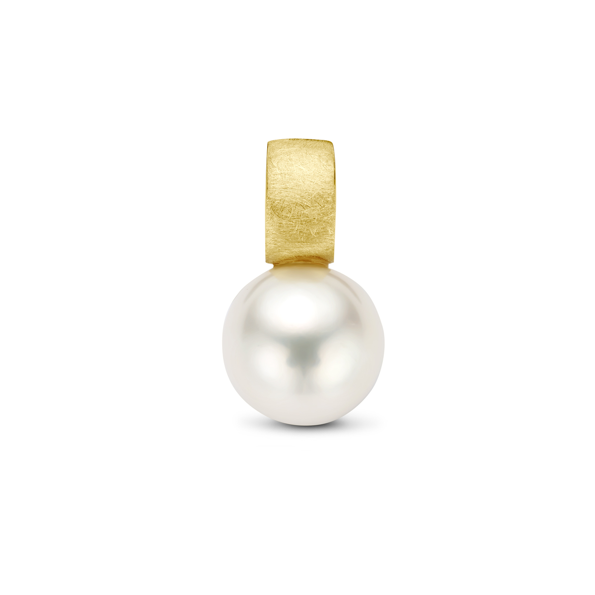 14k Geelgouden hanger uitgevoerd met een zoetwaterparel. De hanger heeft een hoogte van 17mm. De parel heeft een diameter van 10mm.