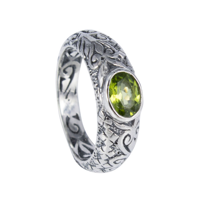 zilveren ring met peridot