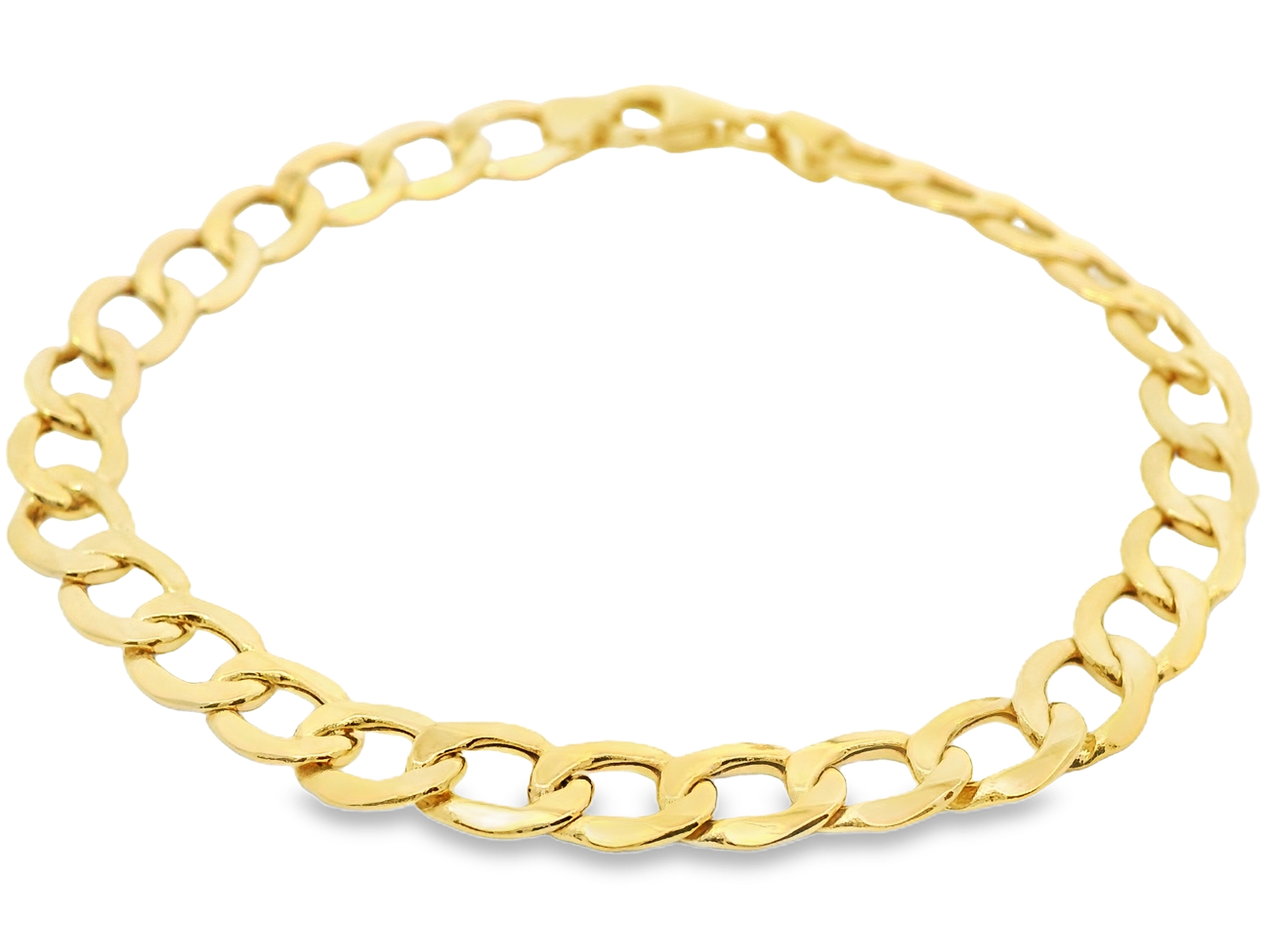 Deze prachtige armband is vervaardigd uit 14 karaat geelgoud (4.53 gr) en heeft een tijdloos ontwerp dat geschikt is voor zowel dames als heren. De klassieke, ovale schakels zorgen voor een elegante en verfijnde uitstraling, terwijl de gepolijste afwerking de warme glans van het goud mooi naar voren brengt. Dankzij het subtiele en veelzijdige ontwerp is deze armband perfect te combineren met andere sieraden of om solo te dragen voor een stijlvolle, minimalistische look.

De armband is licht van gewicht maar toch stevig, waardoor hij comfortabel om de pols ligt en ideaal is voor dagelijks gebruik.

Kenmerken:

Materiaal: 14 karaat geelgoud

Design: Unisex – geschikt voor zowel mannen als vrouwen

Schakeltype: Klassiek ovaal met gepolijste afwerking

Stijl: Tijdloos, elegant en veelzijdig

Sluiting: Veilige karabijnsluiting

Of je nu op zoek bent naar een subtiel accessoire of een blijvend cadeau, deze geelgouden armband is een stijlvolle keuze die nooit uit de mode raakt.