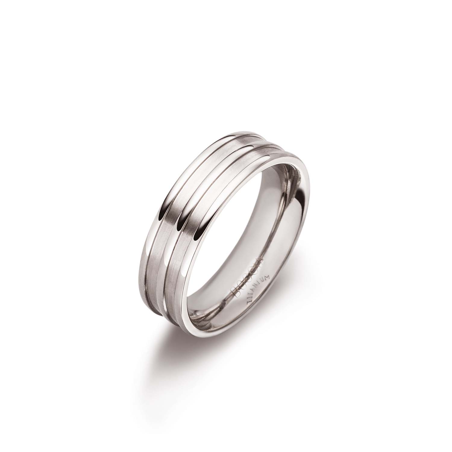 Boccia Titanium 0151-03
Deze prachtige 0151-03 Boccia Titanium ring is zilverkleurig en volledig vervaardigd uit titanium. De ring is 6mm breed en heeft matte accenten. Door de bolle binnenkant hebben de ringen van Boccia een hoog draagcomfort. Combineer de ring met andere sieraden van Boccia Titanium en creëer een eigen look.

HET MERK
Boccia Titanium is het titanium merk van Nederland, dat zijn oorsprong in Duitsland vindt en is opgericht in het jaar 1992. Ontwikkeld door internationale ontwerpers. Alle titanium componenten van de BOCCIA TITANIUM collectie zijn gemaakt van 99,7% puur titanium; het bijzondere materiaal. Het is licht in gewicht, neemt de temperatuur van de huid aan en is zeer huidvriendelijk. Bovendien is het corrosie- en temperatuurbestendig.

SPECIFICATIES
- Ring
- Maat 62
- Puur titanium
- Matte accenten
- Bolle binnenkant
