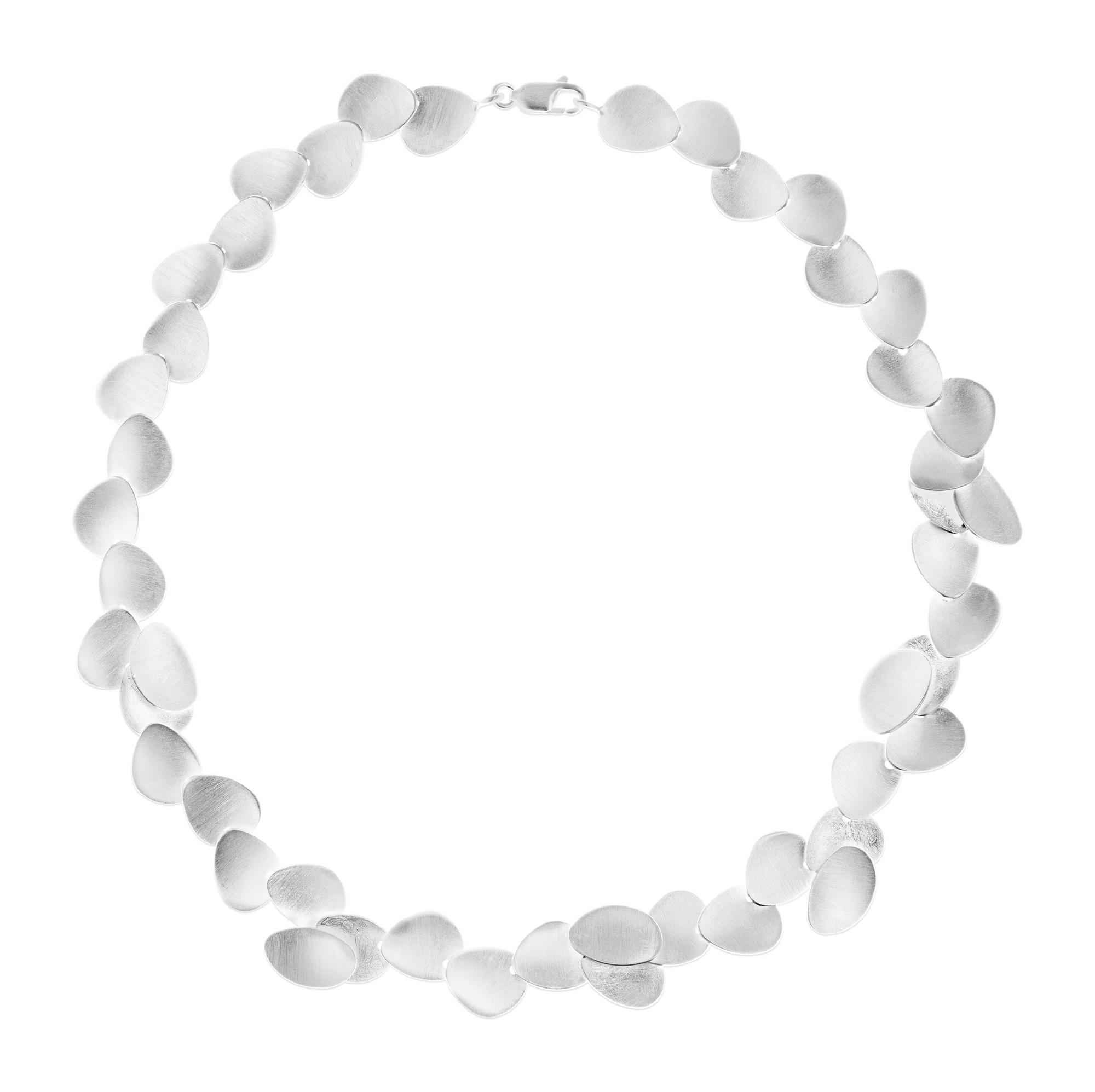 Tezer staat voor een individuele, en niet met een ander te vergelijken, sieraden collectie in sterling zilver en goud. Deze elegante en harmonieuze sieraden, waarmee de draagster haar eigen persoonlijkheid onderstreept, zullen snel tot een van de persoonlijke favorieten behoren.

Laat je inspireren door de vrouwelijke kracht en tijdloze elegantie van Tezer Design. Ontdek nu onze collectie en vind het sieraad dat écht bij jou past.
