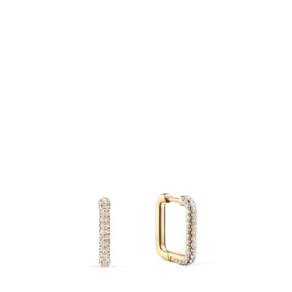  Met hun moderne, rechthoekige ontwerp en glanzende oppervlak voegen deze hoepeloorbellen een frisse touch toe aan elke sieradencollectie. Het goudkleurige roestvrijstalen frame is langs de buitenranden bezet met fijngezette kristallen glassteentjes, die voor een intense schittering zorgen - een echte blikvanger, vooral in het licht.  De compacte vorm met een diameter van net geen 16 mm maakt deze oorbellen de ideale keuze voor subtiele maar effectieve accenten. Ze zijn gemakkelijk te combineren, comfortabel om te dragen en passen zowel bij eenvoudige alledaagse outfits als bij elegantere avondlooks.  Een vrouwelijk accessoire voor iedereen die houdt van strakke lijnen, glamour en moderne elegantie. 