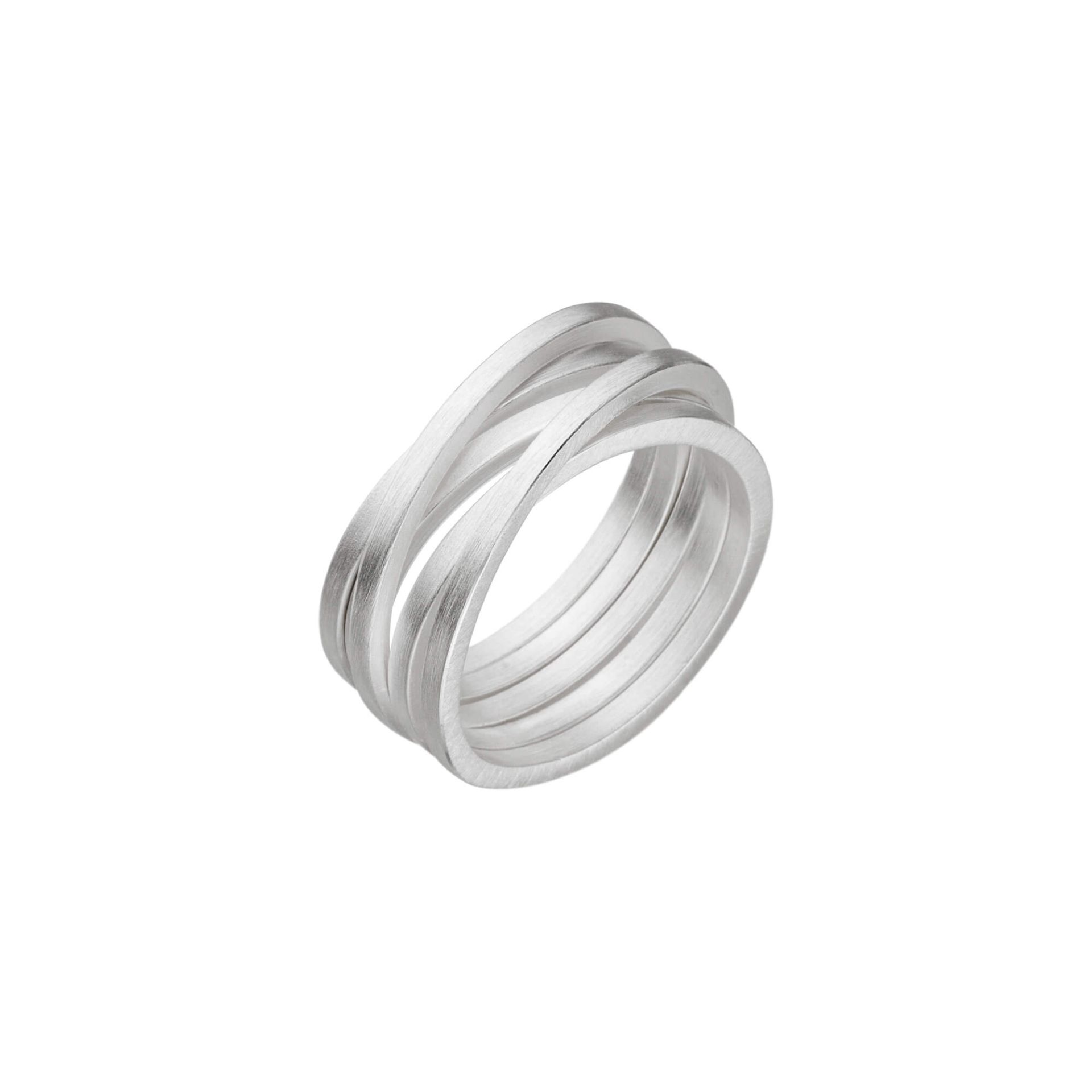 Tezer staat voor een individuele, en niet met een ander te vergelijken, sieraden collectie in sterling zilver en goud. Deze elegante en harmonieuze sieraden, waarmee de draagster haar eigen persoonlijkheid onderstreept, zullen snel tot een van de persoonlijke favorieten behoren.

Laat je inspireren door de vrouwelijke kracht en tijdloze elegantie van Tezer Design. Ontdek nu onze collectie en vind het sieraad dat écht bij jou past.
