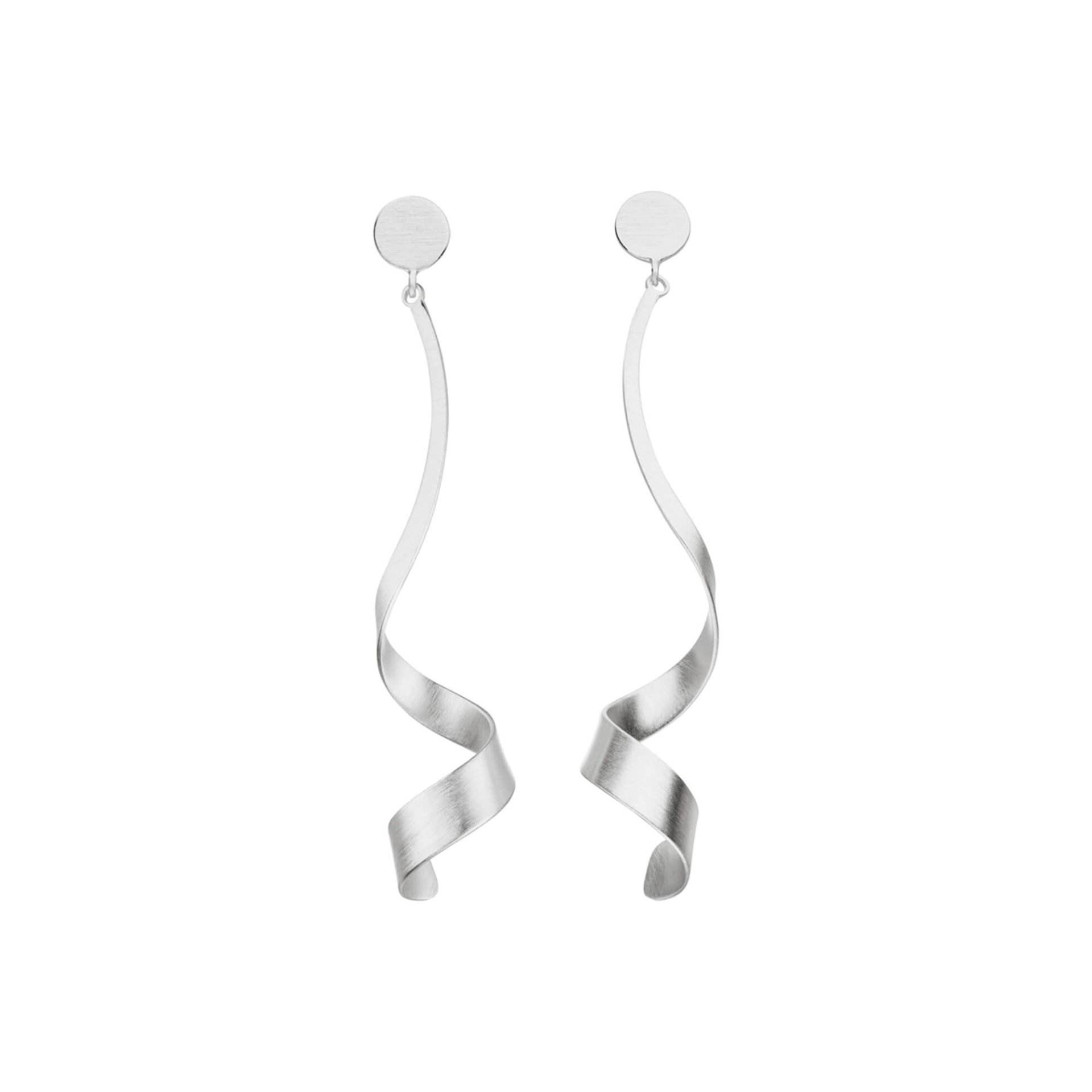 Tezer staat voor een individuele, en niet met een ander te vergelijken, sieraden collectie in sterling zilver en goud. Deze elegante en harmonieuze sieraden, waarmee de draagster haar eigen persoonlijkheid onderstreept, zullen snel tot een van de persoonlijke favorieten behoren.

Laat je inspireren door de vrouwelijke kracht en tijdloze elegantie van Tezer Design. Ontdek nu onze collectie en vind het sieraad dat écht bij jou past.
