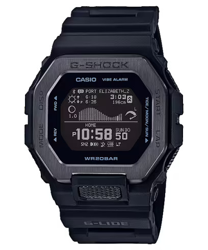 Verover de golven met G-LIDE, de G-SHOCK-lijn voor extreme sporten. De GBX-100 met smartphone-connectiviteit heeft een kleurenschema dat is geïnspireerd op nachtsurfen en levert alle informatie die een surfer nodig hebben rechtstreeks aan je pols. Stel de app in op een van de 3300 surfplekken over de hele wereld om getijdenpatronen en de daglichtomstandigheden te controleren, waar u ook bent. Geniet van het helderste scherm tot nu toe met het hoge-resolutie Memory in Pixel-lcd (MIP). Bekijk de getijdengrafieken, maan, tijden en niveaus van eb/vloed, en tijden van zonsopgang/zonsondergang - allemaal in één oogopslag. Het horloge is gemaakt om zelfs de meest wilde golven aan te kunnen en biedt 360° schokbescherming. De rand, een samensmelting van hars en metaal, is ontworpen om op te vallen. Contrasterende afwerkingen op de roestvrijstalen bovenrand van de GBX-100 geven dit stijlvolle, sportieve uurwerk de finishing touch. 


*Weergegeven informatie is uitsluitend bedoeld ter referentie.