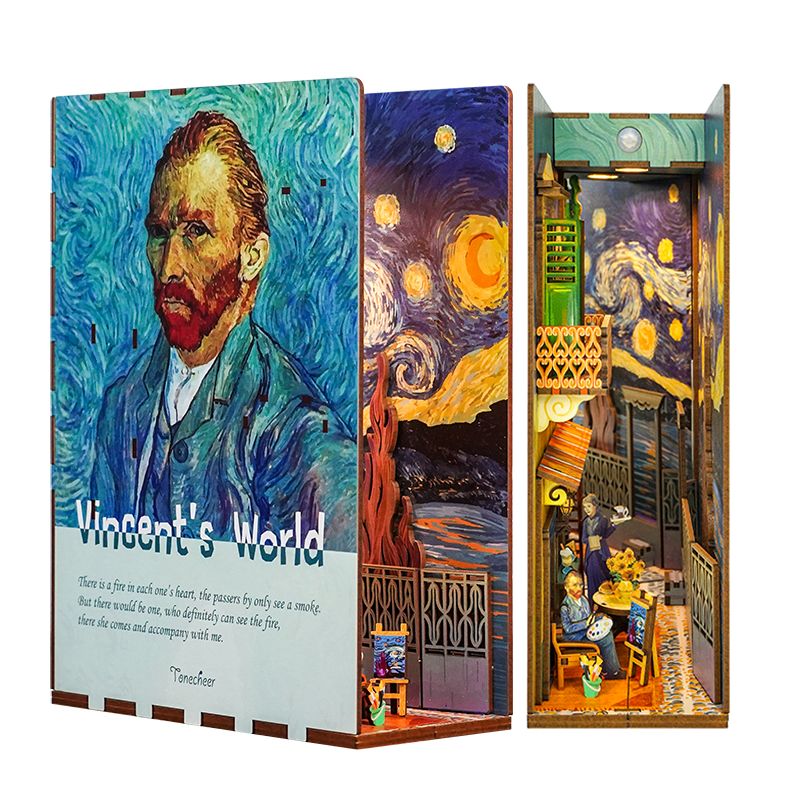 Beurs, DIY Huisjes
DIY Book Nook Boekensteun Vincent’s World, Tone-Cheer, TQ113, 18x8x24,5cm
Boekenplankversieringen: uw boekenplank zal niet langer eentonig zijn, maar veel interessanter worden, waardoor elke minuut lezen van uw of uw geliefde leuker is dan ooit.

Slimme sensor en warm LED-licht: het maakt je boekenplank niet alleen mooier, maar nodigt je ook elke keer uit als je dichterbij komt. Wanneer de sensor zich binnen ongeveer 50cm bevindt, zal de LED automatisch oplichten en na 1 tot 2 minuten uitschakelen.
